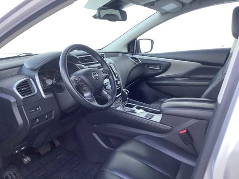 Used 2023 Nissan Murano SV image 2