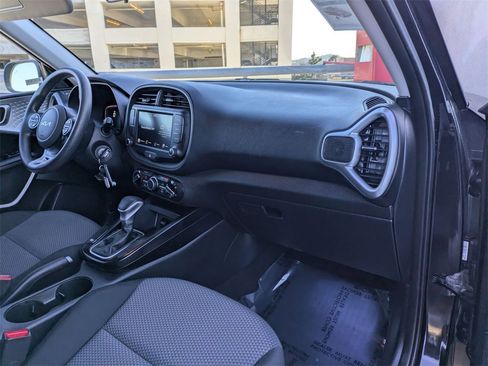 Used 2024 Kia Soul LX w/ Option Group 015 image 33