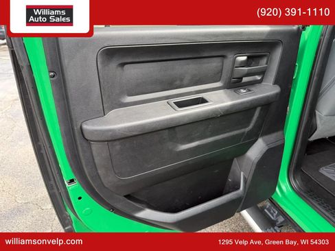 Used 2017 RAM 2500 Tradesman w/ Chrome Appearance Group AWD/4WD image 11