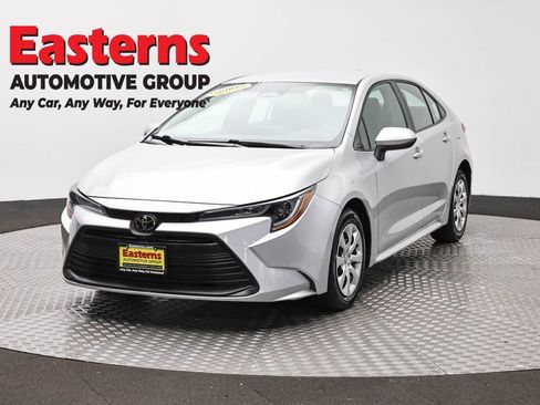 Used 2024 Toyota Corolla LE FWD image 1