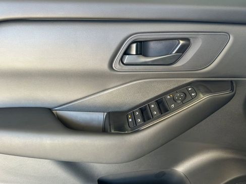 New 2026 Nissan Rogue S image 9