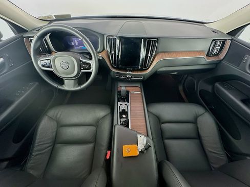 Used 2023 Volvo XC60 B5 Plus FWD image 10