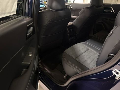 New 2025 Mitsubishi Outlander SE image 20