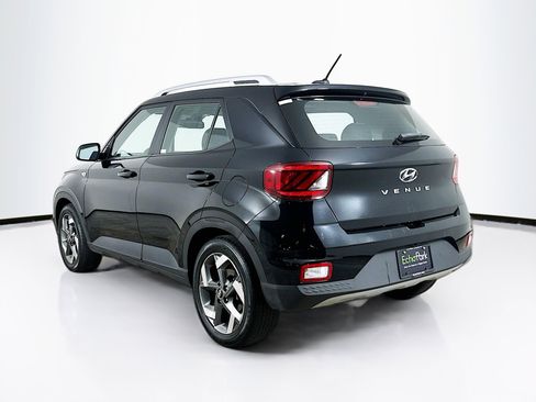 Used 2025 Hyundai Venue SEL image 5
