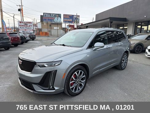 Used 2024 Cadillac XT6 Sport w/ Technology Package AWD/4WD image 3