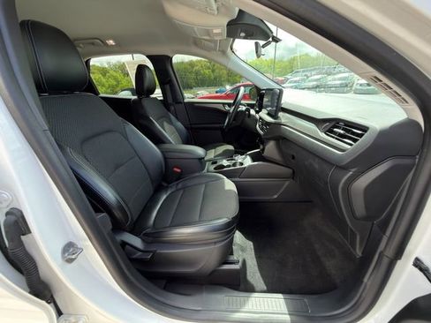 Used 2024 Ford Escape SE FWD image 9
