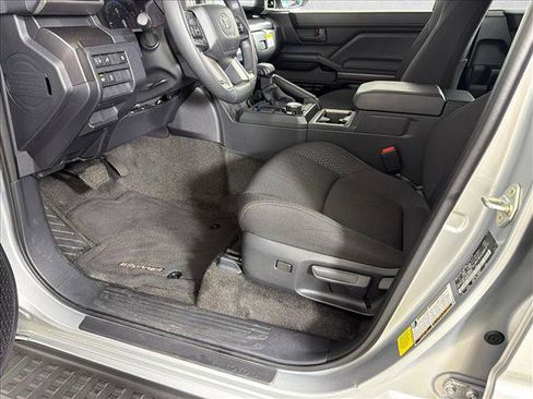 Used 2025 Toyota 4Runner SR5 AWD/4WD image 9
