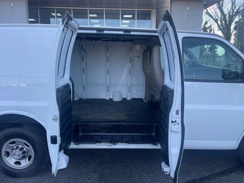 Used 2020 Chevrolet Express 2500 w/ Driver Convenience Package image 35