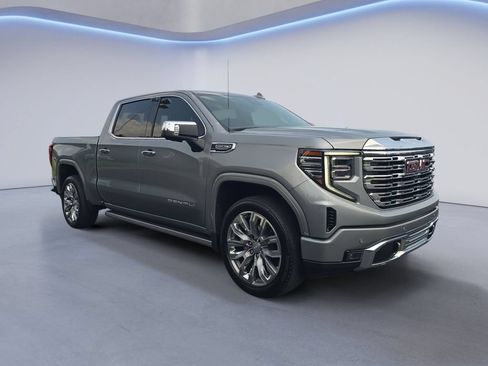 Used 2025 GMC Sierra 1500 Denali w/ Denali Reserve Package AWD/4WD image 7