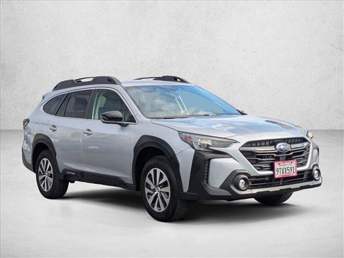Certified 2025 Subaru Outback Premium image 3
