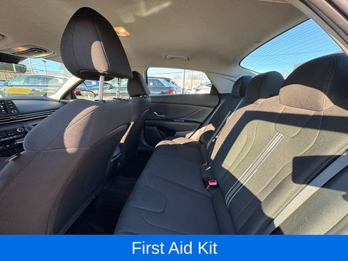 Used 2023 Hyundai Elantra SEL w/ Preferred Accessory Package FWD image 17