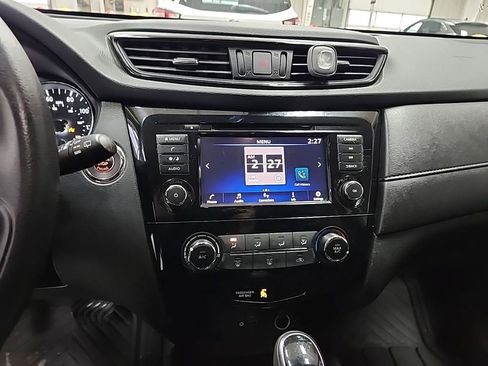 Used 2020 Nissan Rogue S image 8