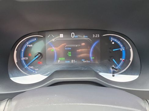 Used 2025 Toyota RAV4 XLE AWD/4WD image 21