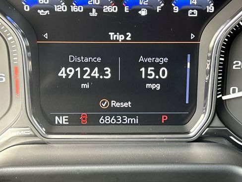 Used 2021 GMC Yukon SLT image 12