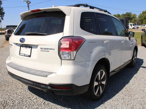 Used 2017 Subaru Forester 2.5i Premium image 8