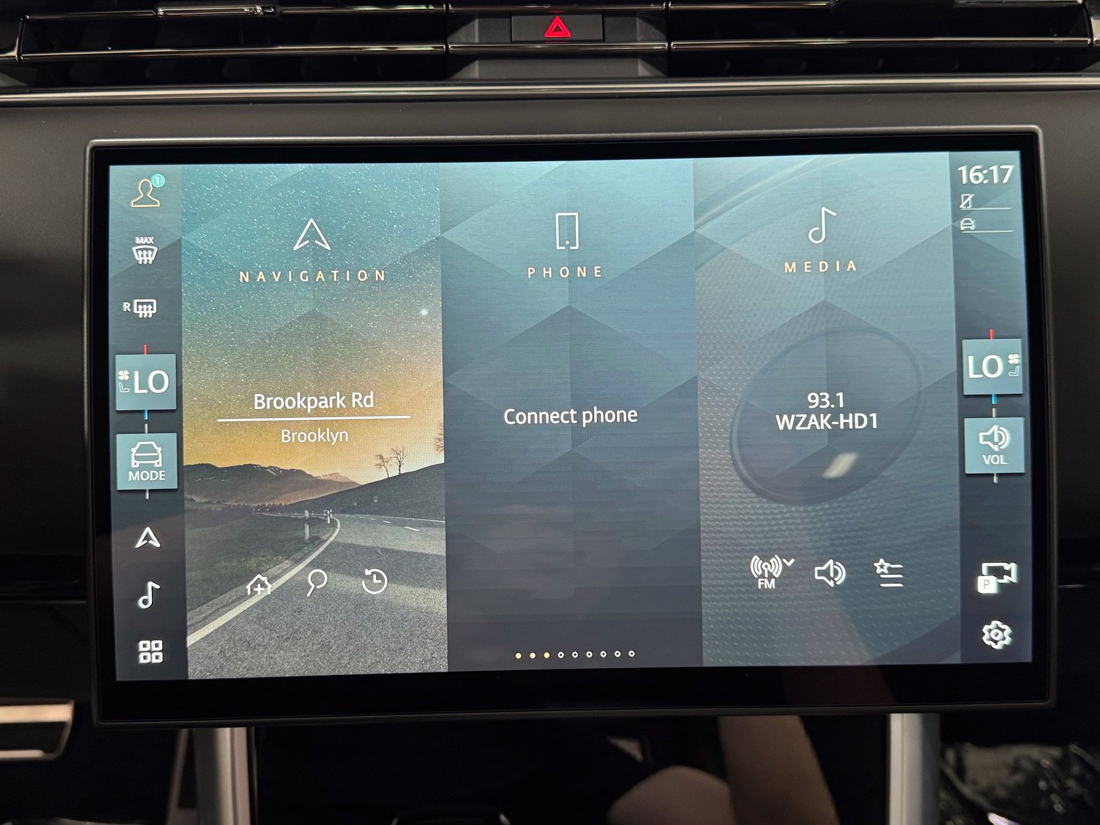 New 2026 Land Rover Range Rover SE AWD/4WD image 24