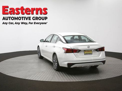 Used 2025 Nissan Altima 2.5 SV FWD image 65