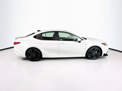 Used 2025 Toyota Camry XSE FWD image 10