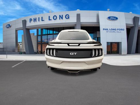 Used 2017 Ford Mustang GT Premium w/ Equipment Group 401A RWD image 4