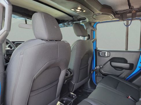 Used 2021 Jeep Gladiator Sport image 23