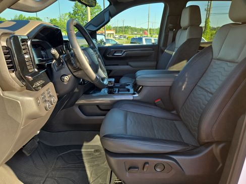 Used 2024 Chevrolet Silverado 1500 ZR2 w/ Technology Package AWD/4WD image 21