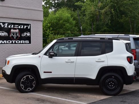 Used 2017 Jeep Renegade Trailhawk AWD/4WD image 3