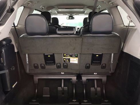 Used 2019 Toyota Sienna SE image 25