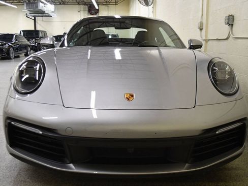 Used 2022 Porsche 911 Carrera w/ Premium Package RWD image 5