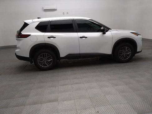 Used 2024 Nissan Rogue S FWD image 10