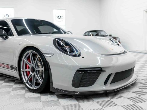 Used 2018 Porsche 911 GT3 RWD image 14