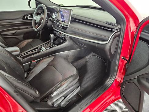 Used 2023 Jeep Compass Limited image 39