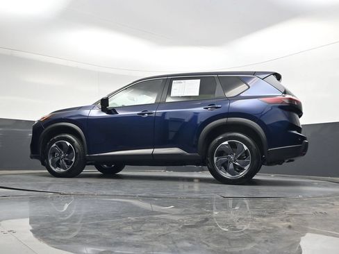 Used 2025 Nissan Rogue SV FWD image 44