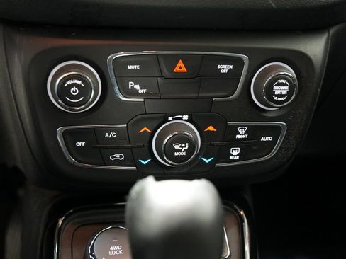 Used 2019 Jeep Compass Limited w/ Safety & Security Group AWD/4WD image 12