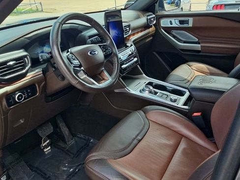 Used 2023 Ford Explorer King Ranch w/ Technology Package AWD/4WD image 13