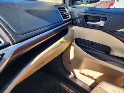 Used 2016 Toyota Highlander Limited image 37