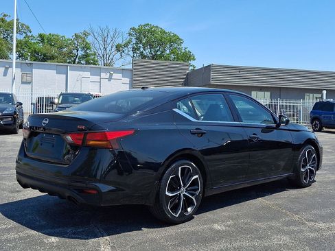 Used 2024 Nissan Altima 2.5 SR w/ SR Premium Package FWD image 6