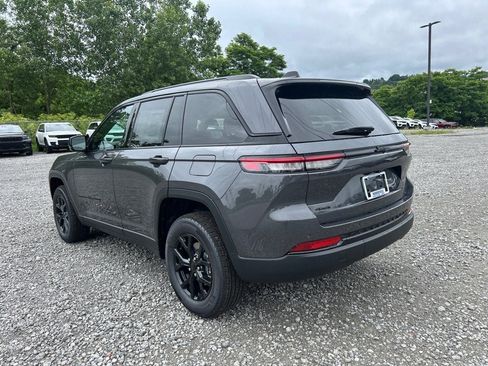 New 2025 Jeep Grand Cherokee 4WD image 3