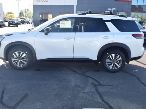 New 2026 Nissan Pathfinder SL AWD/4WD image 4