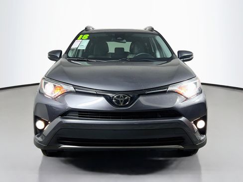 Used 2018 Toyota RAV4 XLE FWD image 11