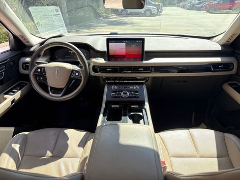 Used 2022 Lincoln Aviator Reserve w/ Elements Package Plus image 8
