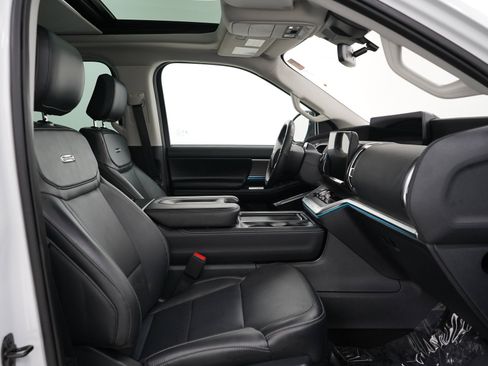 Used 2025 Ford Expedition Max Platinum AWD/4WD image 15