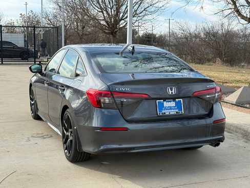 Used 2023 Honda Civic Sport image 3