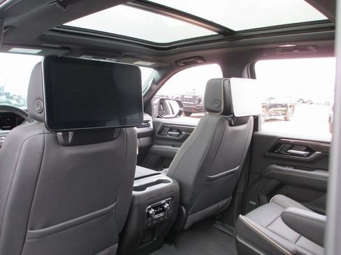 New 2026 GMC Yukon XL Elevation w/ Elevation Premium Package image 15