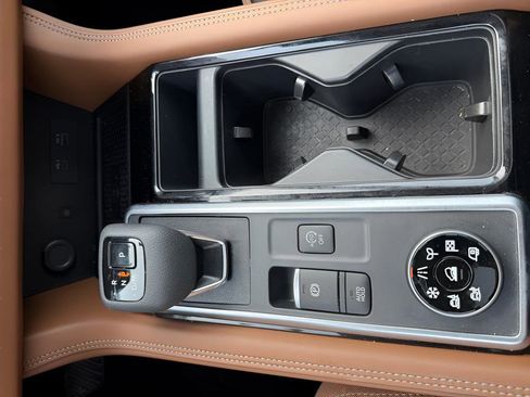 Certified 2025 Nissan Pathfinder Platinum w/ Cargo Package image 23