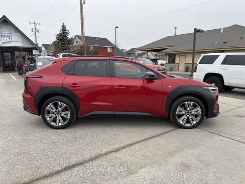 Used 2023 Subaru Solterra AWD image 8