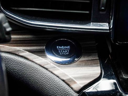 Used 2022 Ford Explorer Limited w/ Equipment Group 301A image 23