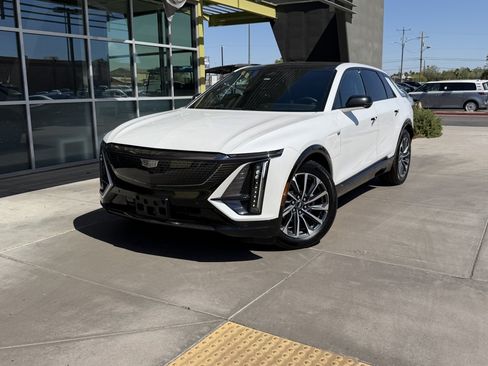 Used 2024 Cadillac Lyriq Sport RWD image 2