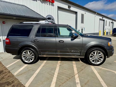 Used 2015 Ford Expedition Platinum image 10