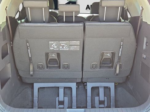 New 2026 Kia Carnival EX image 14