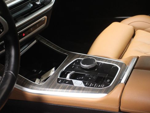 Used 2025 BMW X5 xDrive40i w/ M Sport Package AWD/4WD image 7